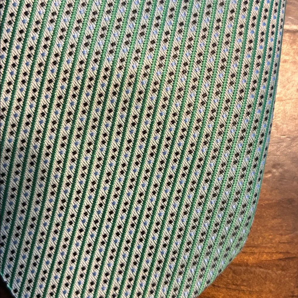 Boys green and black speckled neck tie clip on